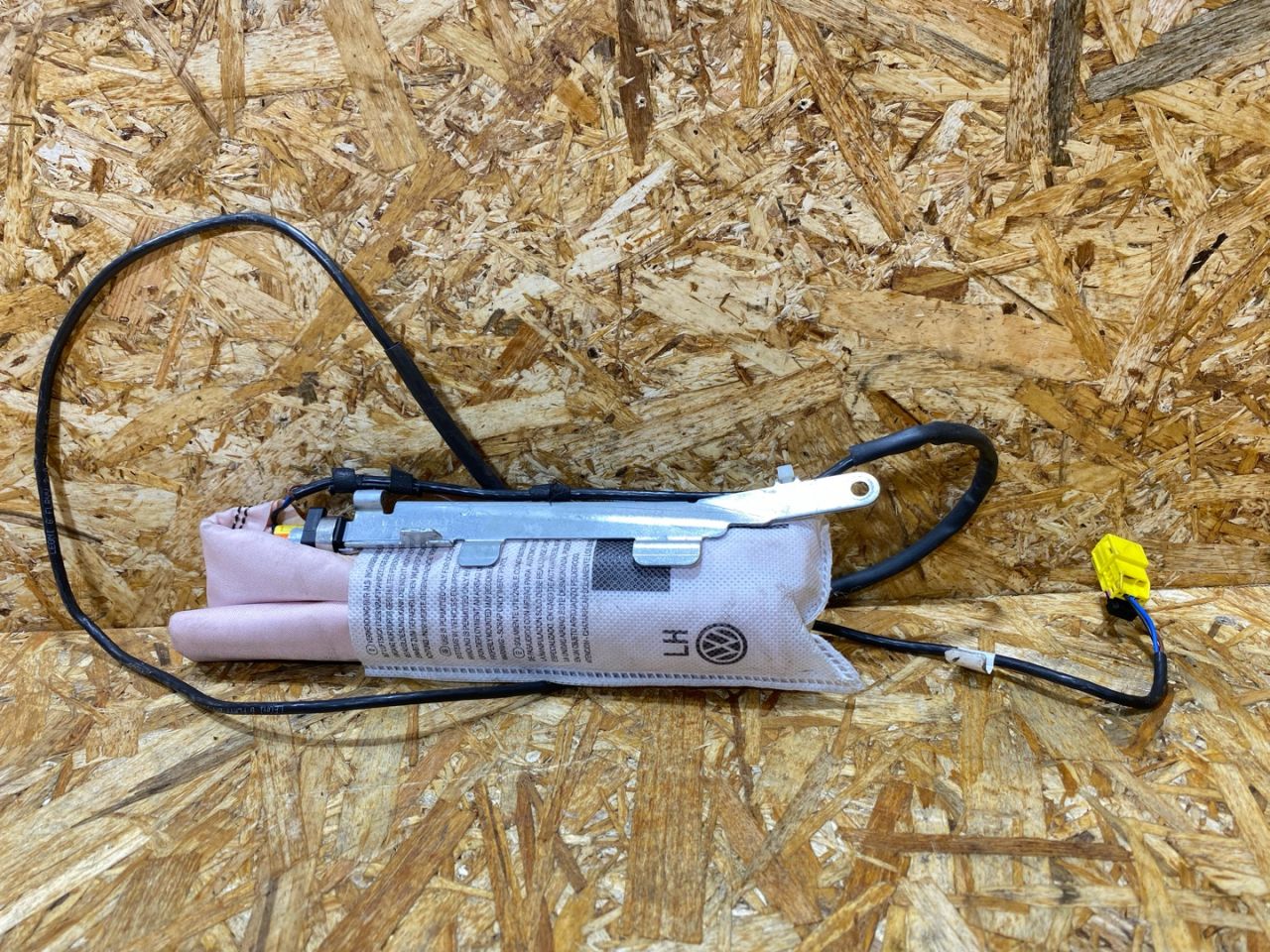 подушка безопасности сиденья Audi A3 8V 2015, 1.4 л., бензин, 8V4880242A - фото №1