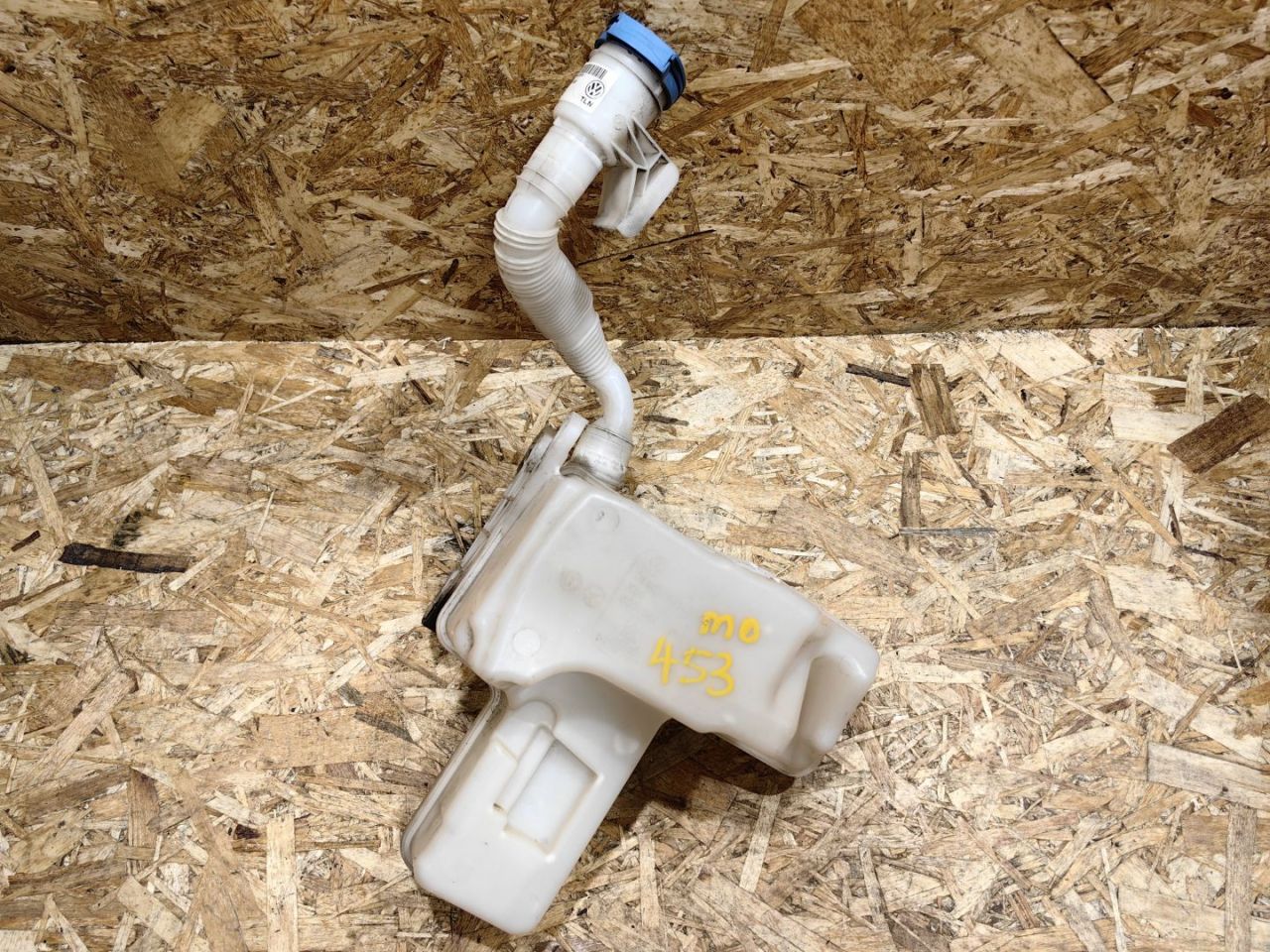 бачок омывателя Volkswagen Passat B8 2016, 2.0 л., дизель, 3Q0955453A - фото №1