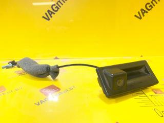 камера заднего вида Skoda Octavia 3 поколение (A7) 2016, 1.8 л., бензин, 5E5827566D, 5Q0980121F