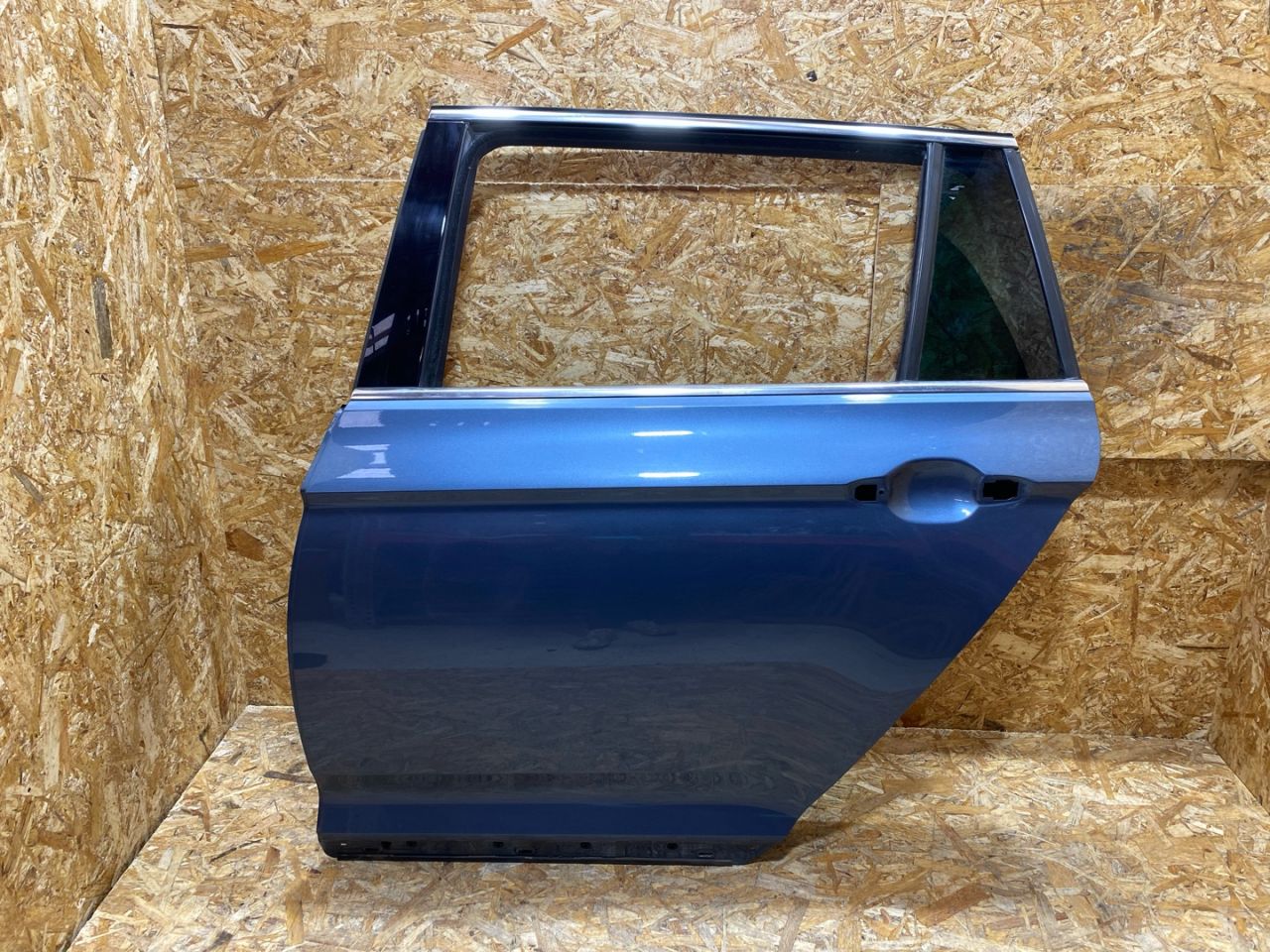 дверь задняя левая Volkswagen Passat B8 2016, 2.0 л., дизель, 3G9833055AD - фото №1