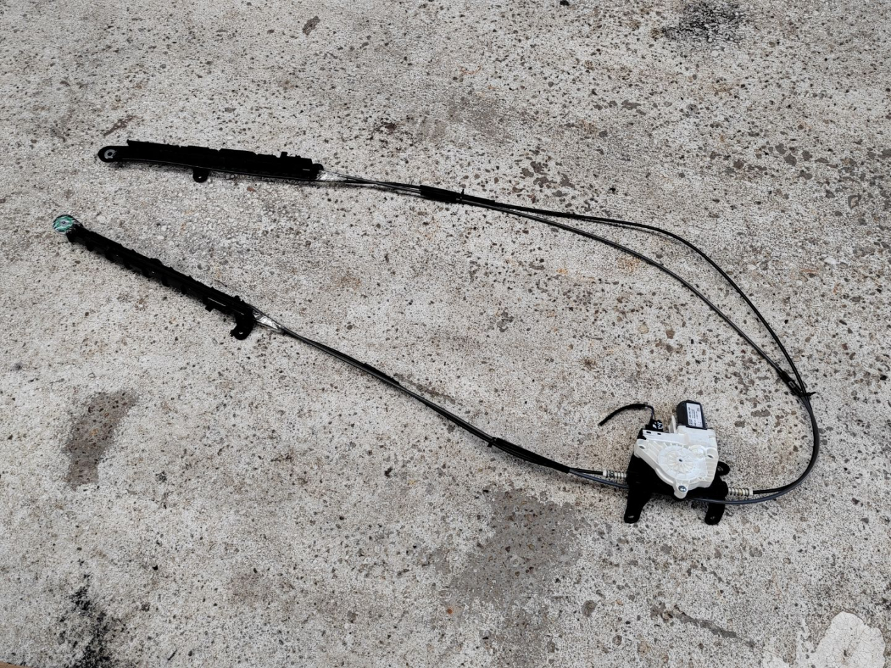 Привод шторки багажника Audi Q7 4M 2016, 3.0 л., дизель, 4M0863560 - фото №1