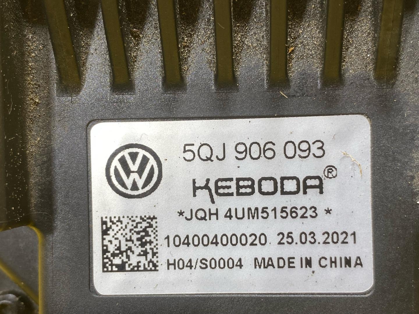 блок управления топливным насосом Audi Q3 F3 2021, 2.0 л., бензин, 5QJ906093 - фото №5