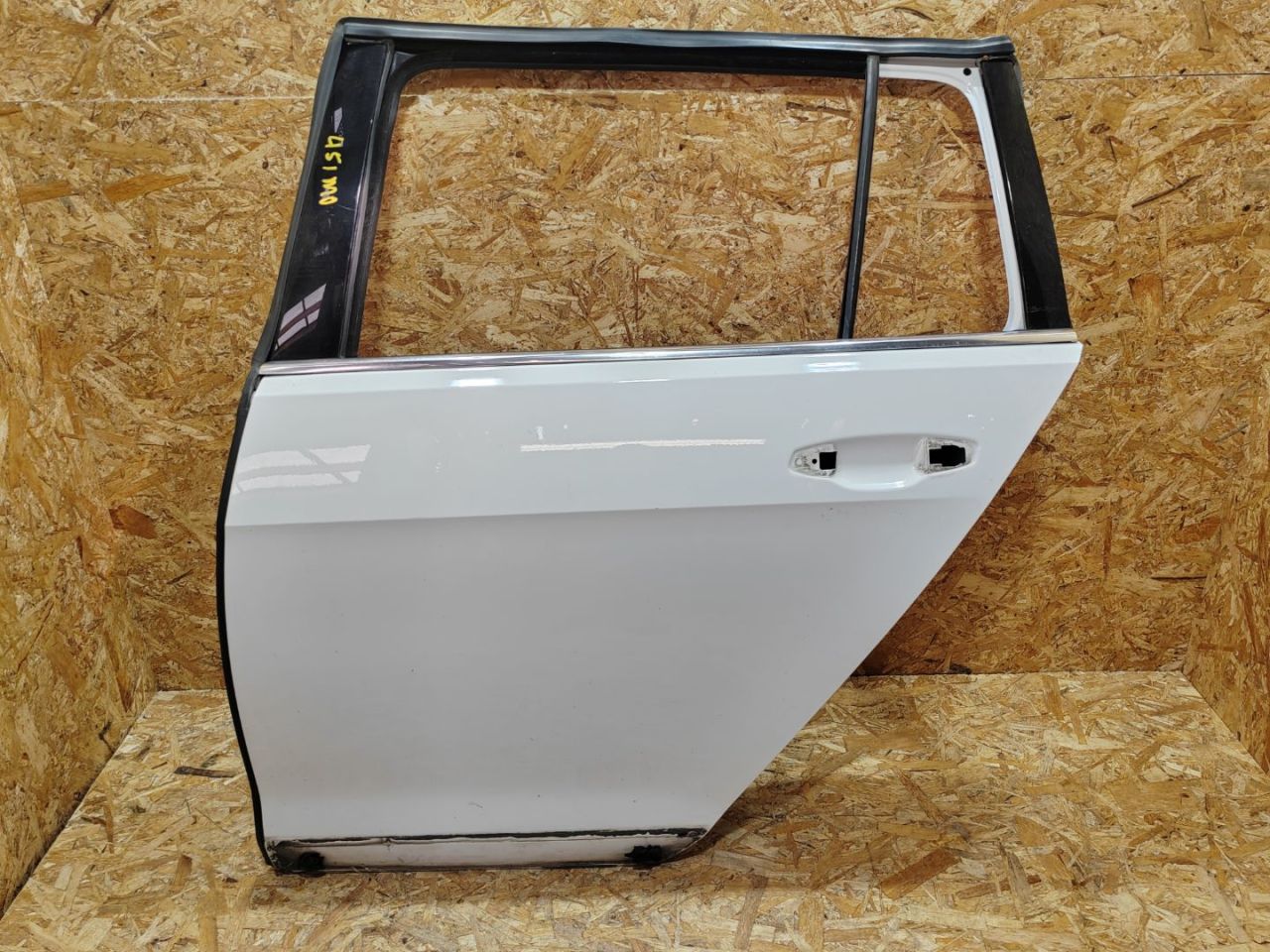 дверь задняя левая Volkswagen Golf Alltrack 7 поколение 2017, 1.8 л., бензин, 5G9833055D - фото №1