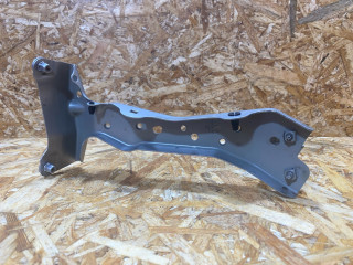 крепление ( кронштейн ) крыла Audi A3 8V 2015, 1.4 л., бензин, 8V0821135A