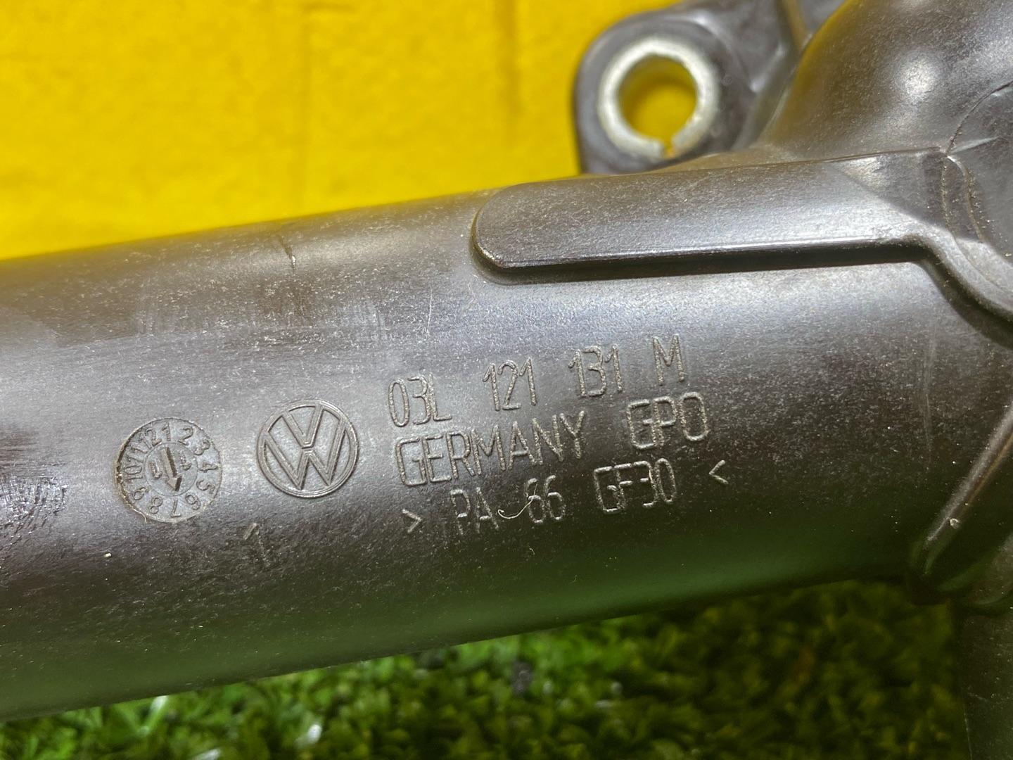 фланец (тройник) системы охлаждения Volkswagen Amarok 1 поколение 2H 2012, 2.0 л., дизель, 03L121131M - фото №7