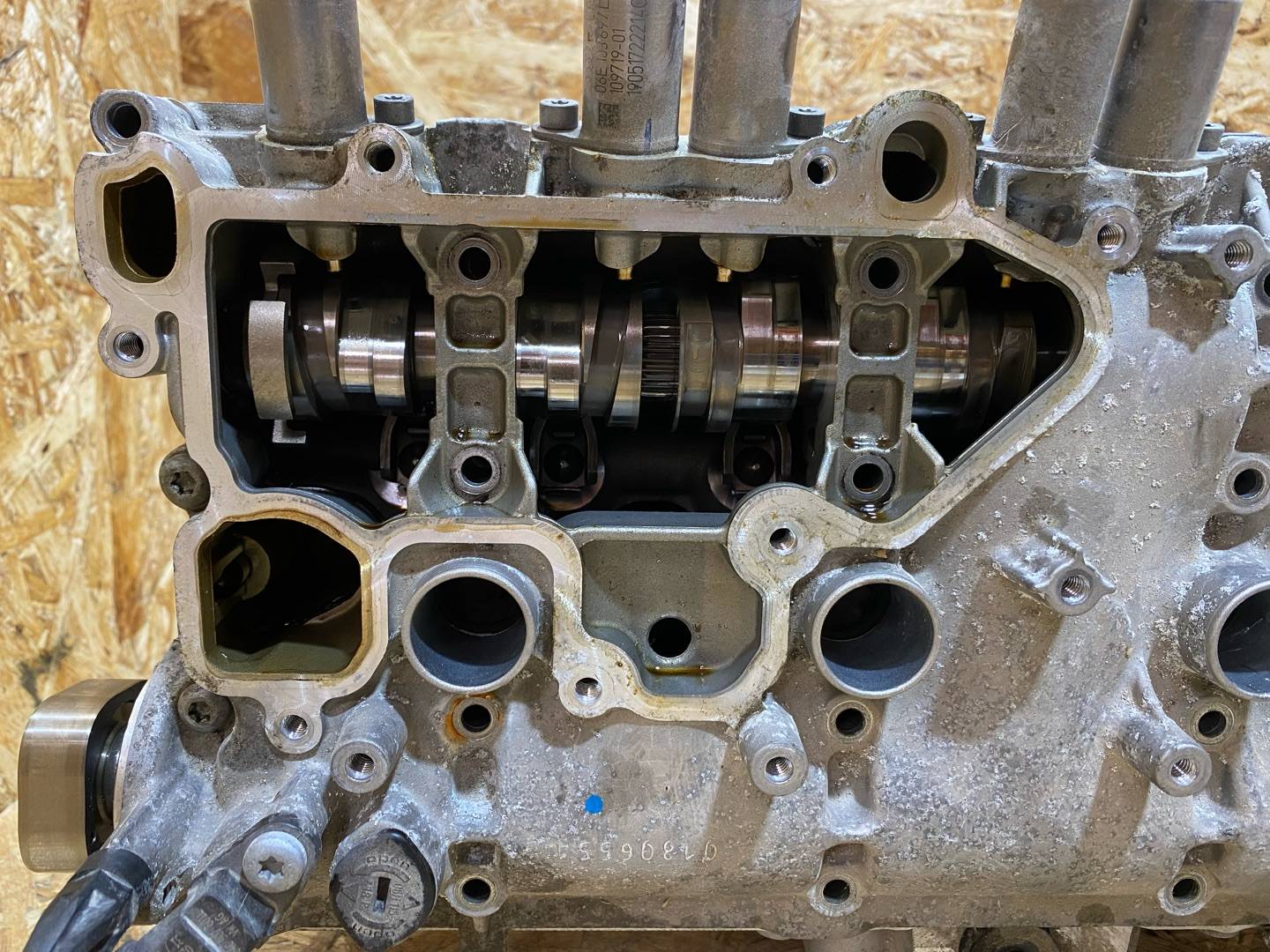 головка блока цилиндров Volkswagen Tiguan 2 поколение 2019, 2.0 л., бензин, 06L103064S - фото №15
