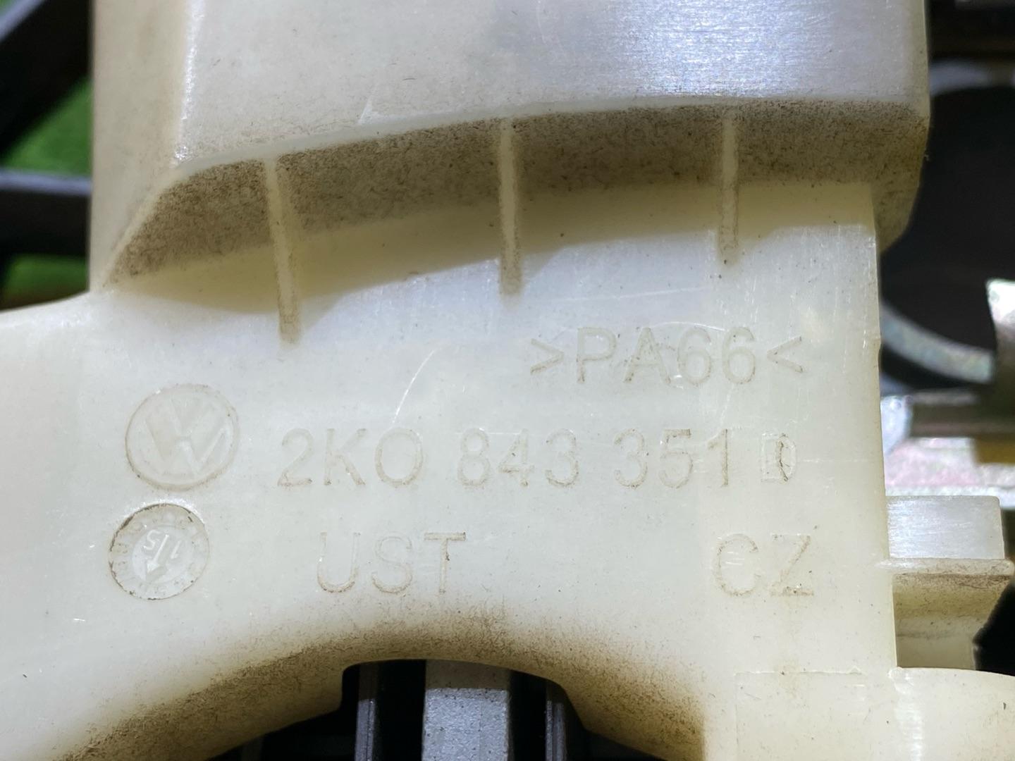 ручка наружная двери сдвижной Volkswagen Caddy 4 поколение 2016, 1.4 л., бензин, 2K0843351D - фото №3