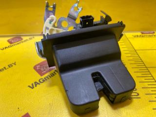 замок багажника Skoda Octavia 3 поколение (A7) 2016, 1.8 л., бензин, 8R0827505A