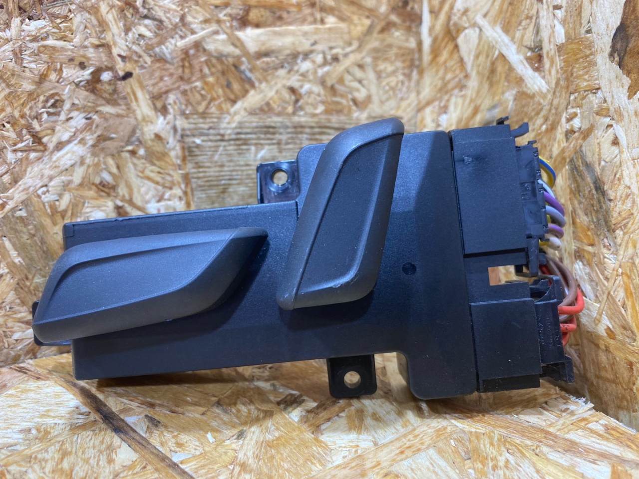 блок управления сиденьем Audi A4 B9 2016, 2.0 л., бензин, 8W0959747 - фото №1