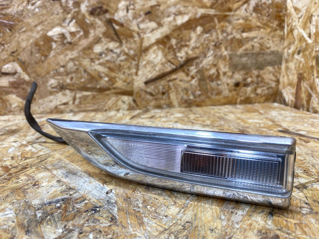 повторитель поворота на крыле левый Volkswagen Transporter T6 2018, 2.0 л., дизель, 7E0949101E - фото №1