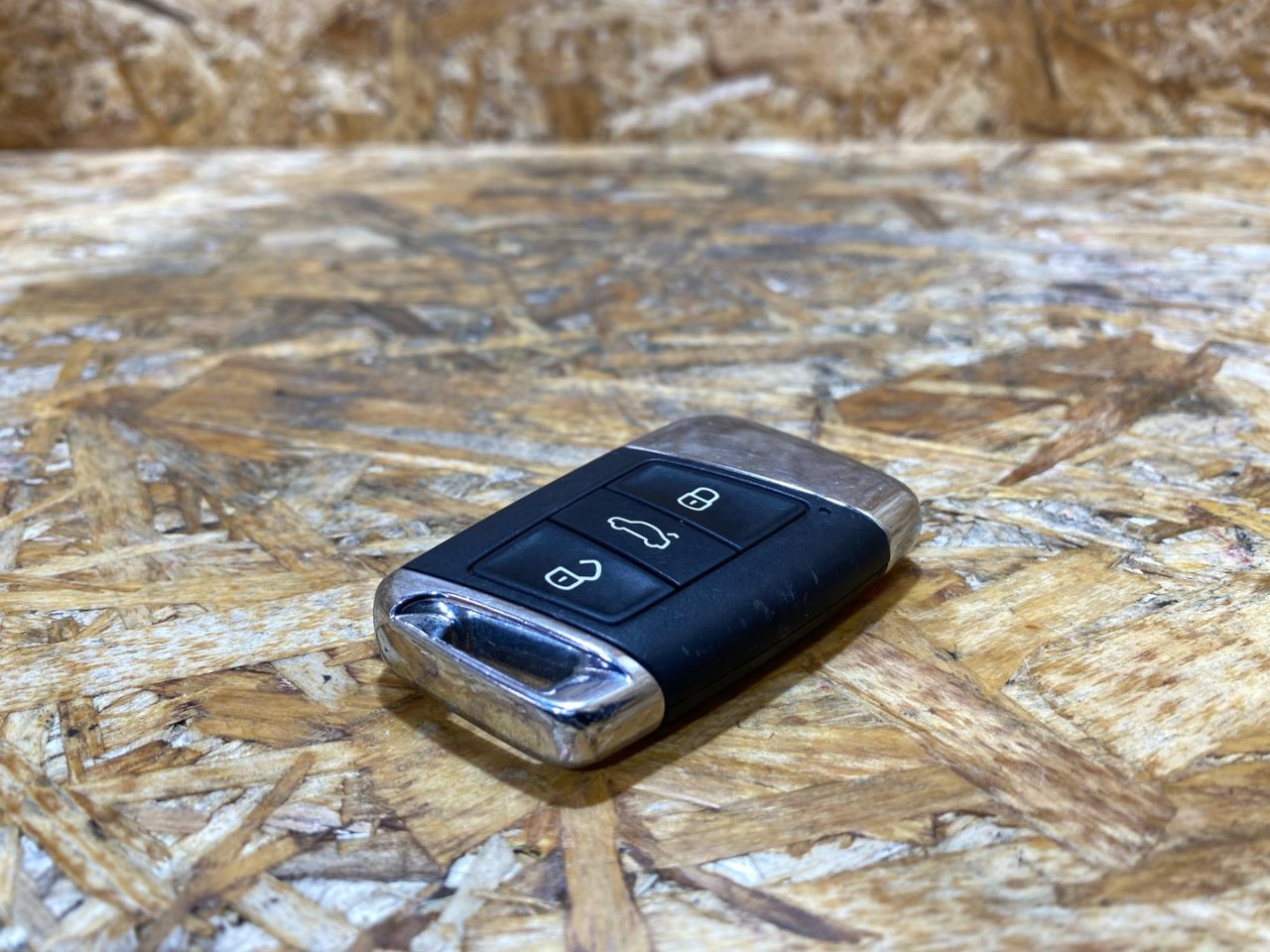 ключ Volkswagen Passat B8 2016, 2.0 л., дизель, 3G0959752BC - фото №1