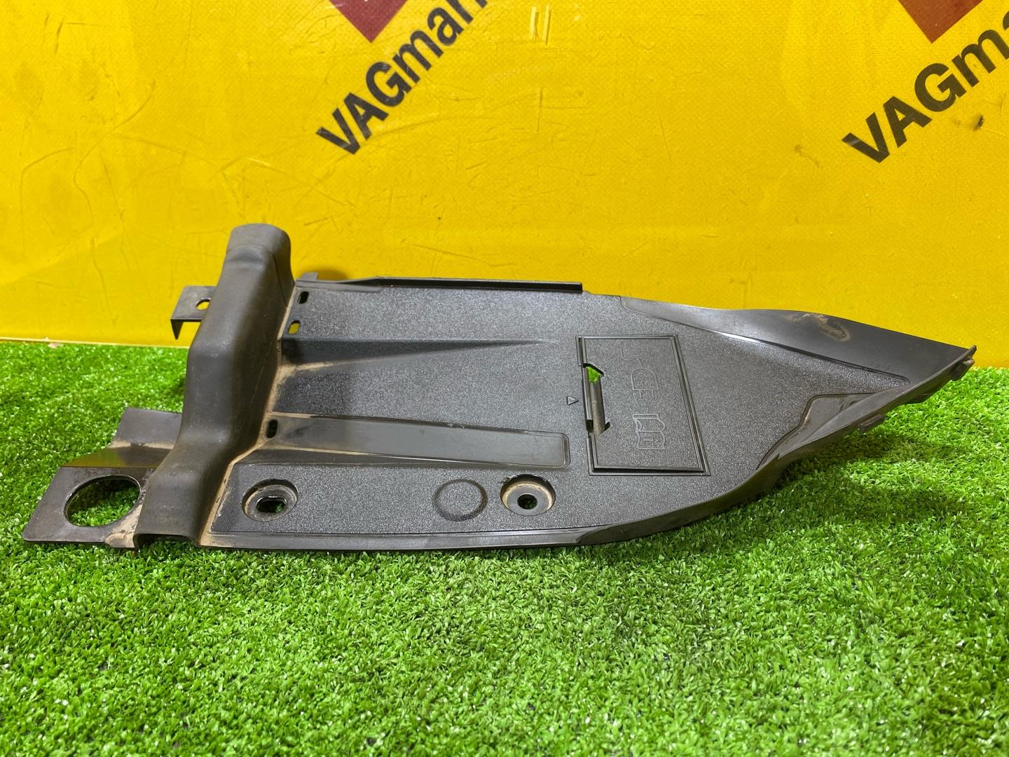 планка под капот Audi e-tron Sportback 1 поколение 2020, электро, 4KE821941A - фото №4