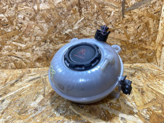 бачок расширительный Volkswagen T-Roc 1 поколение [рестайлинг] 2024, 2.0 л., бензин, 5Q0121407AA