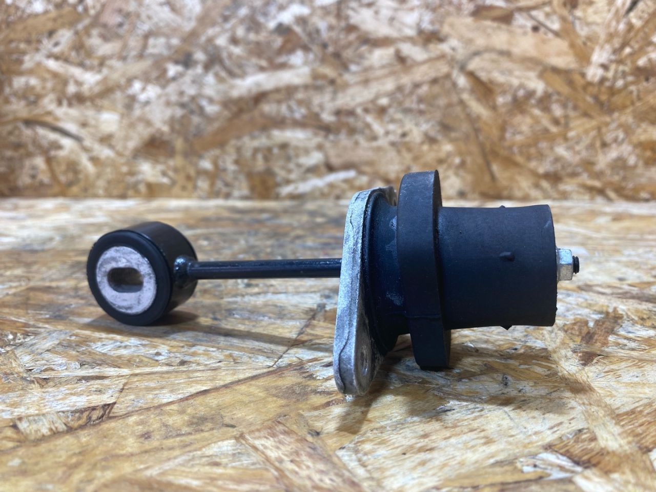 кронштейн двигателя Audi Q7 4M 2016, 3.0 л., дизель, 4M0199869AL - фото №1