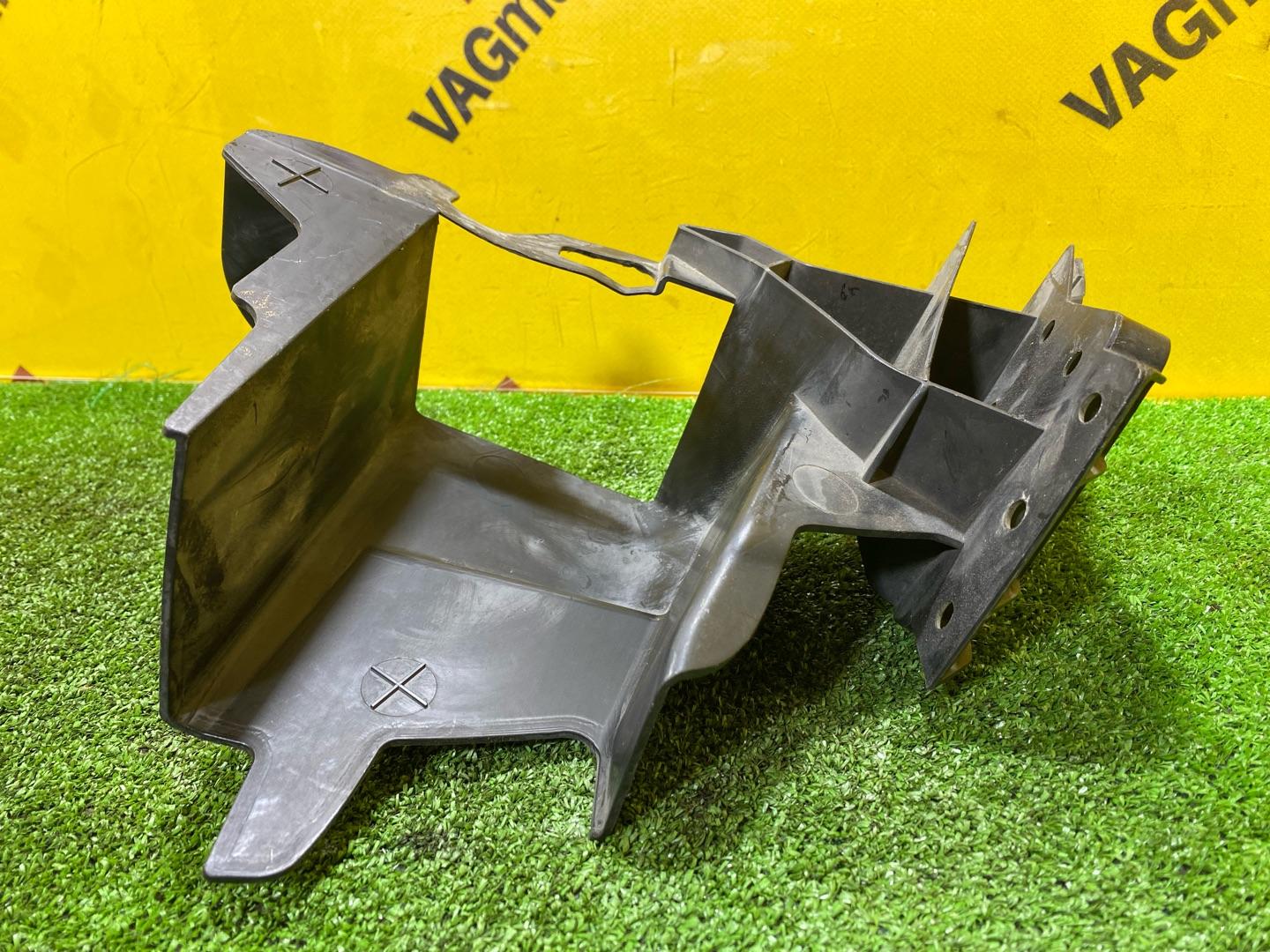 воздуховод (дефлектор) радиатора Volkswagen Amarok 1 поколение 2H 2012, 2.0 л., дизель, 2H0121330 - фото №6