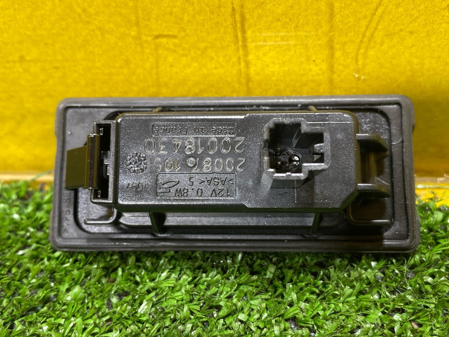 подсветка номера Volkswagen Tiguan 2 поколение 2020, 2.0 л., бензин, 5NA943021 - фото №8