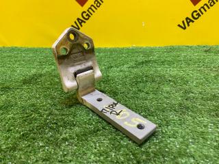 петля двери Volkswagen Caddy 4 поколение 2018, 2.0 л., дизель, 2K5827152