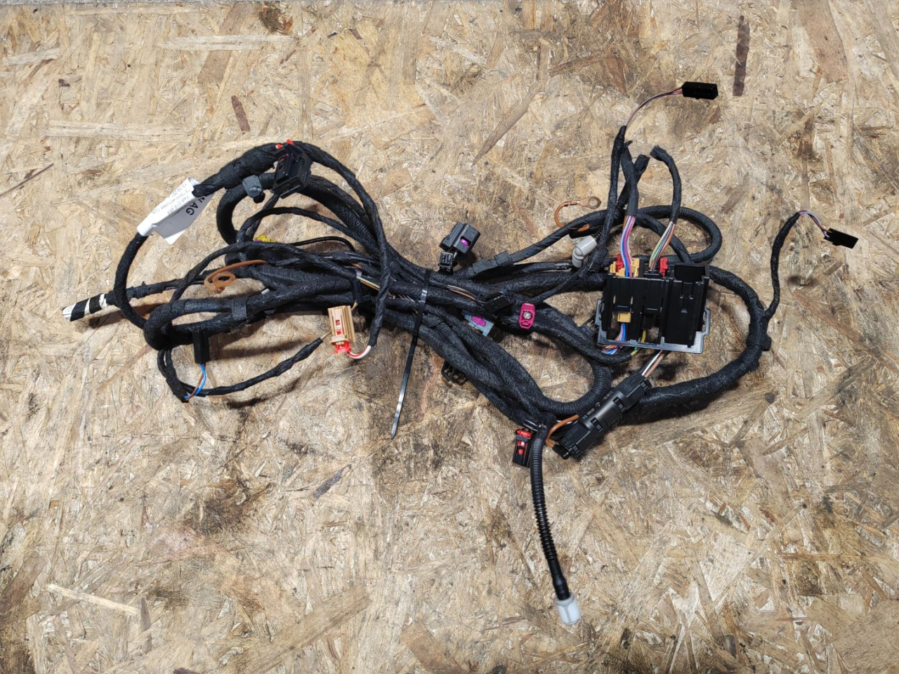 Проводка крышки багажника Skoda Karoq 1 поколение 2019, 1.5 л., бензин, 57A971145D - фото №1