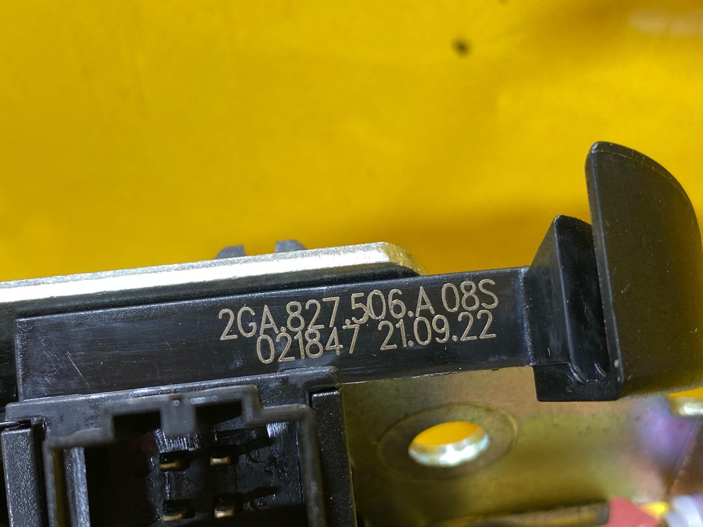 замок багажника Volkswagen T-Roc 1 поколение 2022, 2.0 л., бензин, 2GA827506A - фото №6