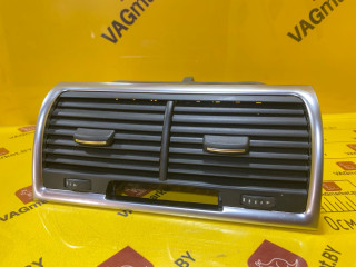 дефлектор обдува салона Audi Q7 4L [рестайлинг] 2014, 3.0 л., дизель, 4L0820951