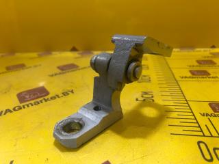 петля двери Volkswagen Caddy 4 поколение 2018, 2.0 л., дизель, 2K5831402