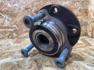 ступица передняя Volkswagen Passat B8 2016, 2.0 л., дизель, 5Q0407621D