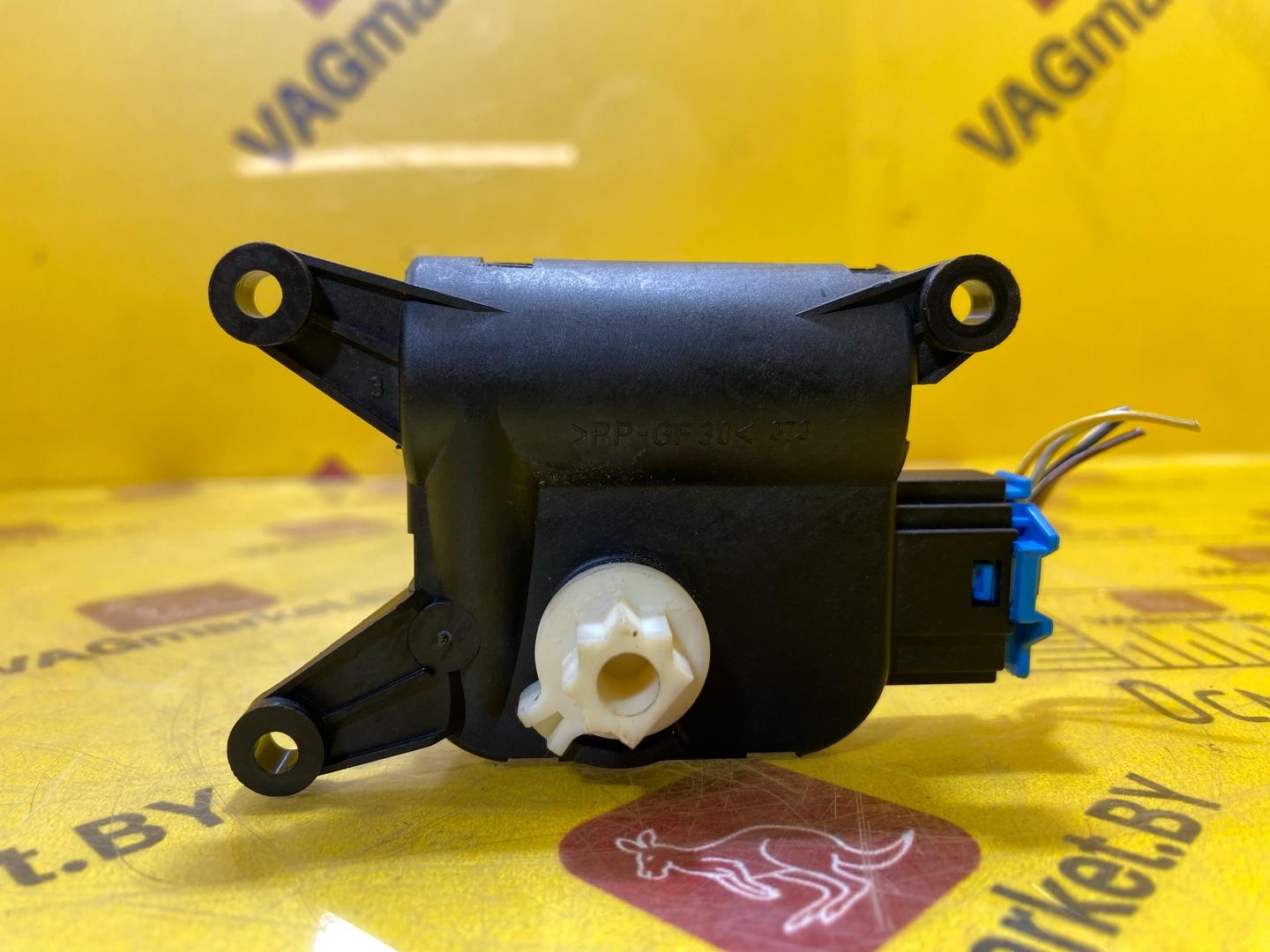 моторчик заслонки печки Audi Q3 8U 2012, 2.0 л., бензин, 1K0907511