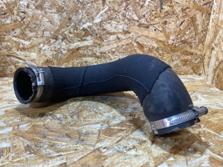 патрубок интеркулера Porsche Macan 1 поколение 2016, 3.0 л., дизель, 8R0145979A