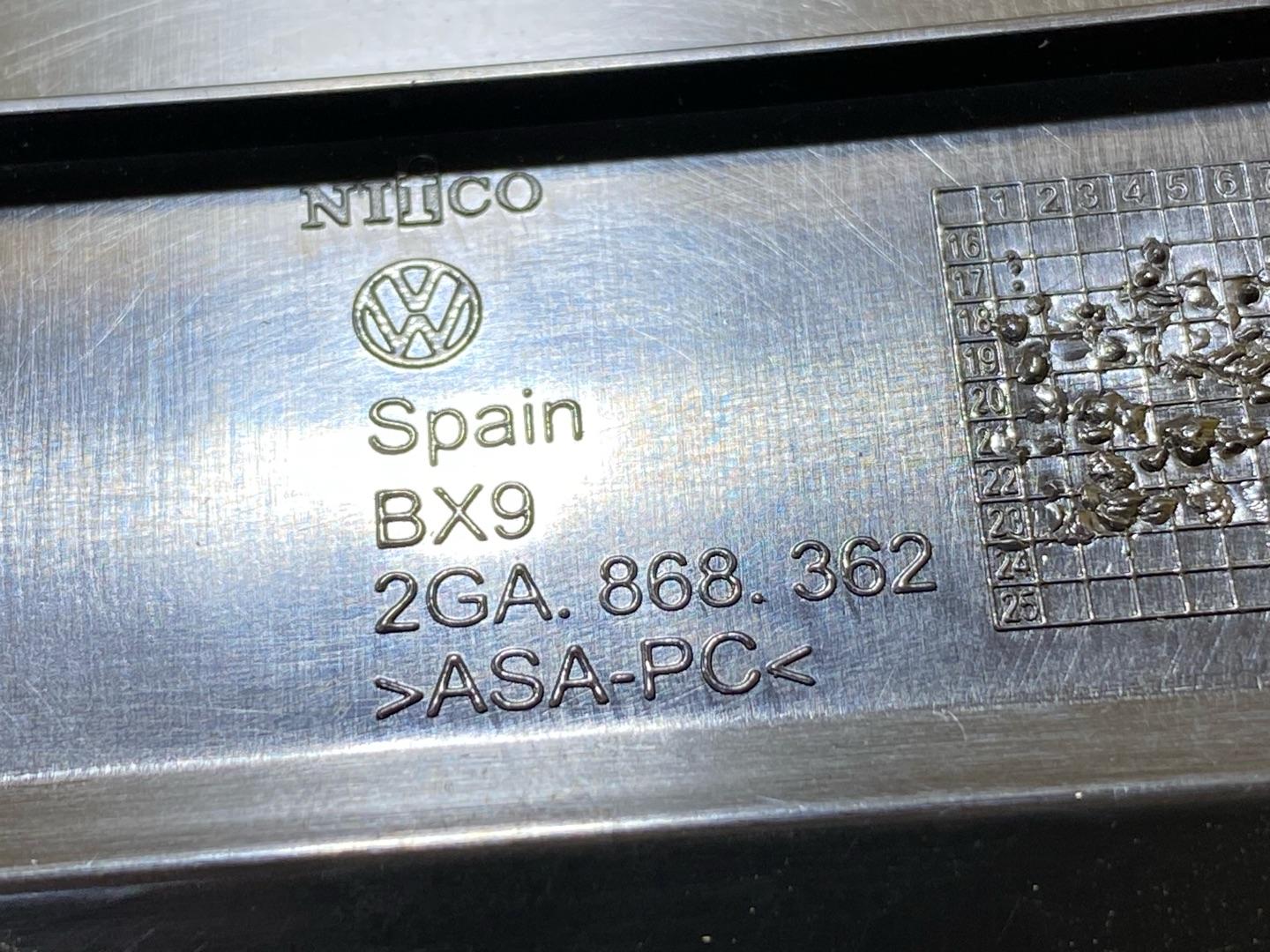 накладка на зеркало Volkswagen T-Roc 1 поколение 2022, 2.0 л., бензин, 2GA868362 - фото №8