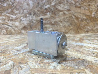 расширительный клапан кондиционера Audi Q7 4M [рестайлинг] 2022, 3.0 л., бензин, 4M0816679