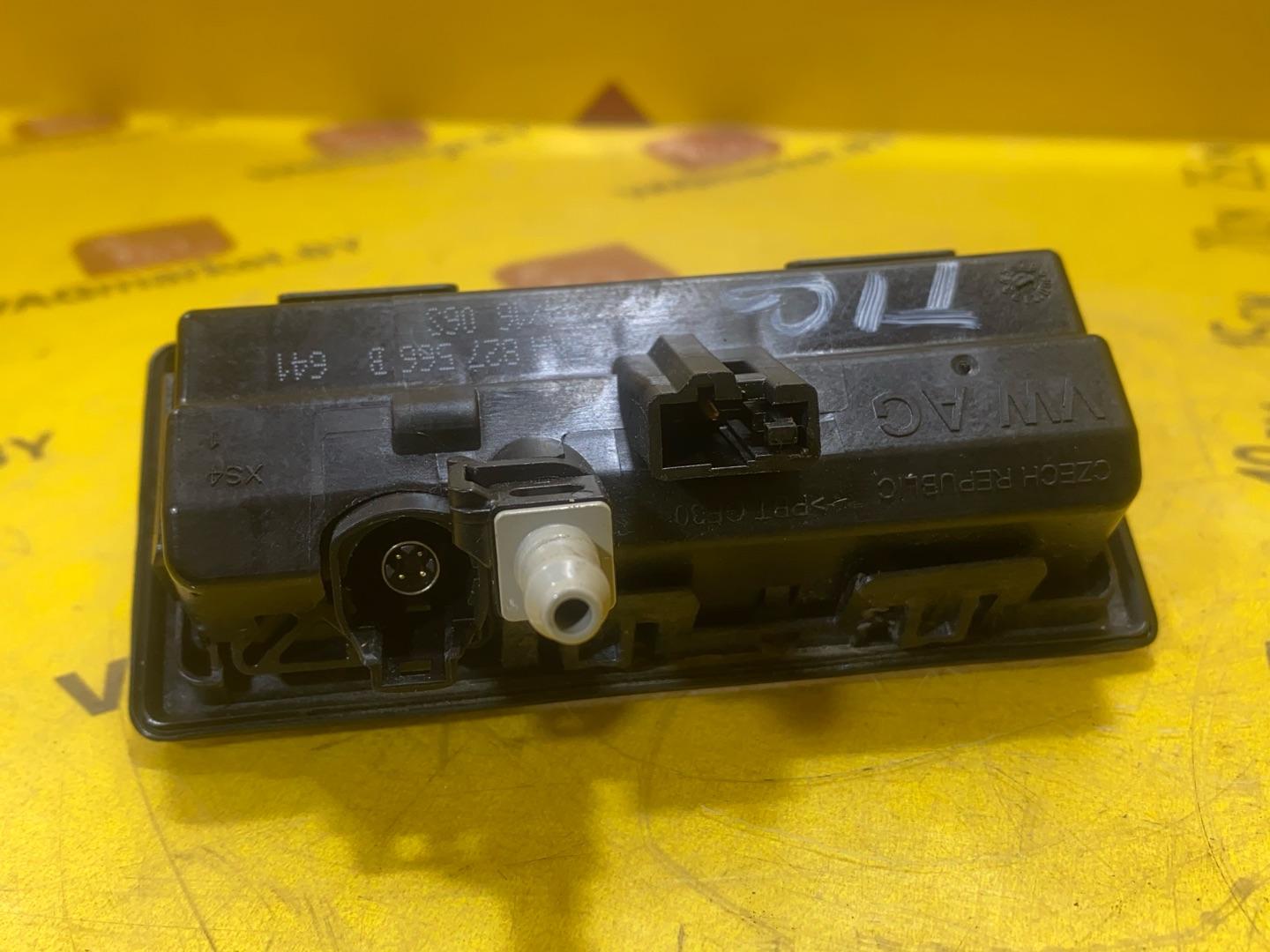 камера заднего вида Volkswagen Tiguan 2 поколение 2016, 2.0 л., бензин, 5NA827566B - фото №5