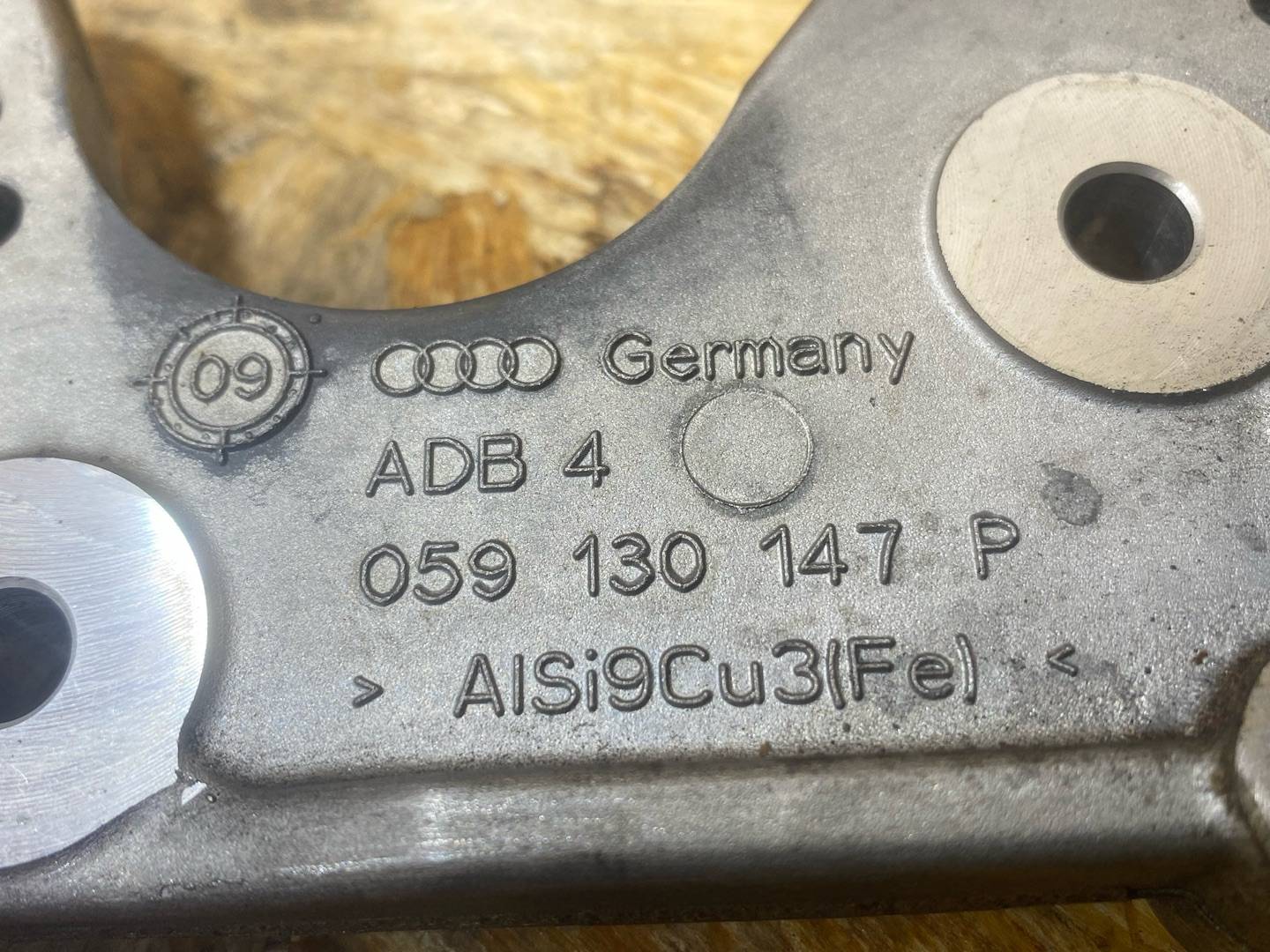 кронштейн ТНВД Audi Q7 4L 2009, 3.0 л., дизель, 059130147P - фото №12