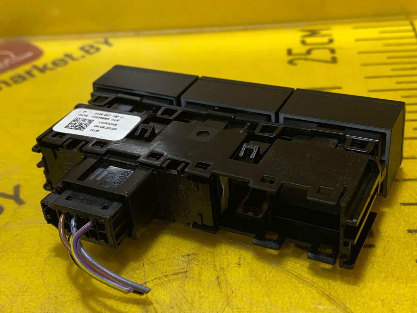 кнопка ручного тормоза (ручника) Volkswagen T-Roc 1 поколение 2022, 2.0 л., бензин, 2GB927127C - фото №5