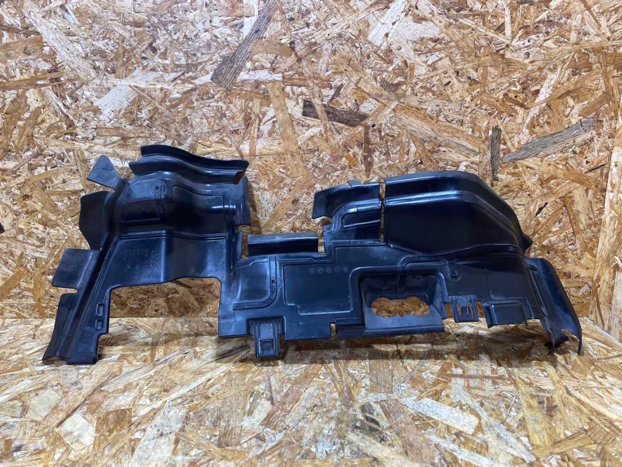 воздуховод (дефлектор) радиатора Audi Q5 FY 2018, 2.0 л., дизель, 80A121283ED - фото №1