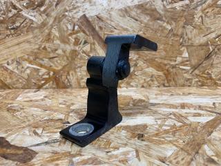 петля двери Volkswagen Amarok 1 поколение 2H [рестайлинг] 2018, 3.0 л., дизель, 8K0831402D