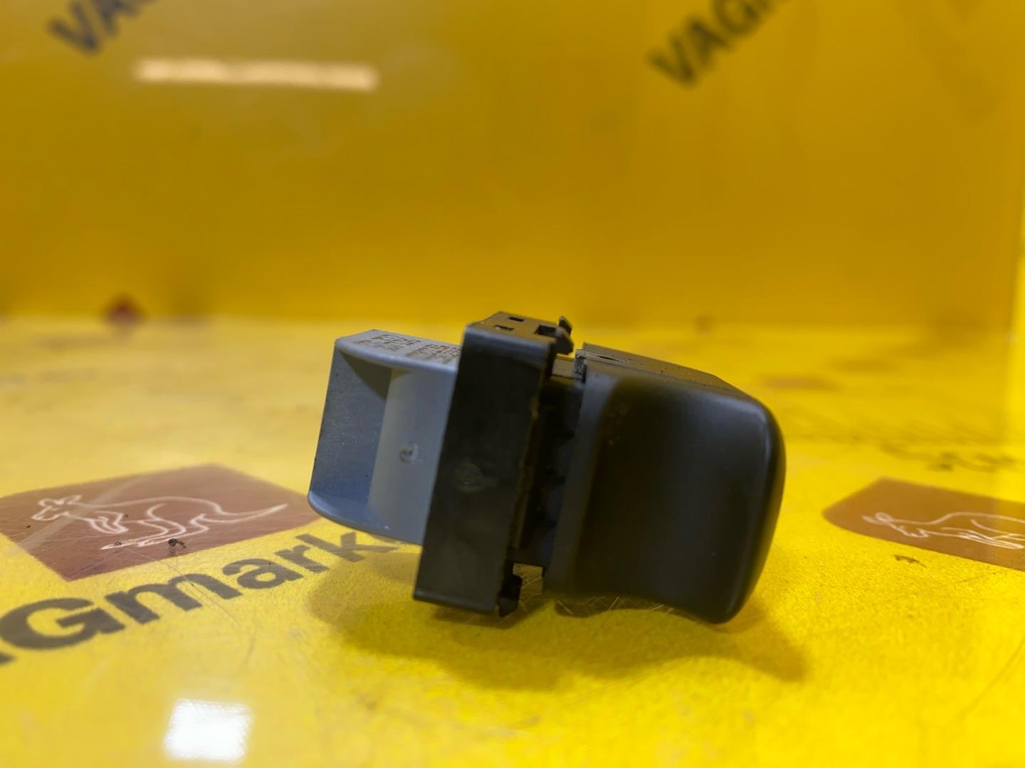 кнопка стеклоподъемника Audi Q3 8U 2012, 2.0 л., бензин, 4G0959855 - фото №4