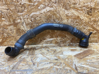 патрубок радиатора Volkswagen Passat B8 2016, 2.0 л., дизель, 5Q0122101CM