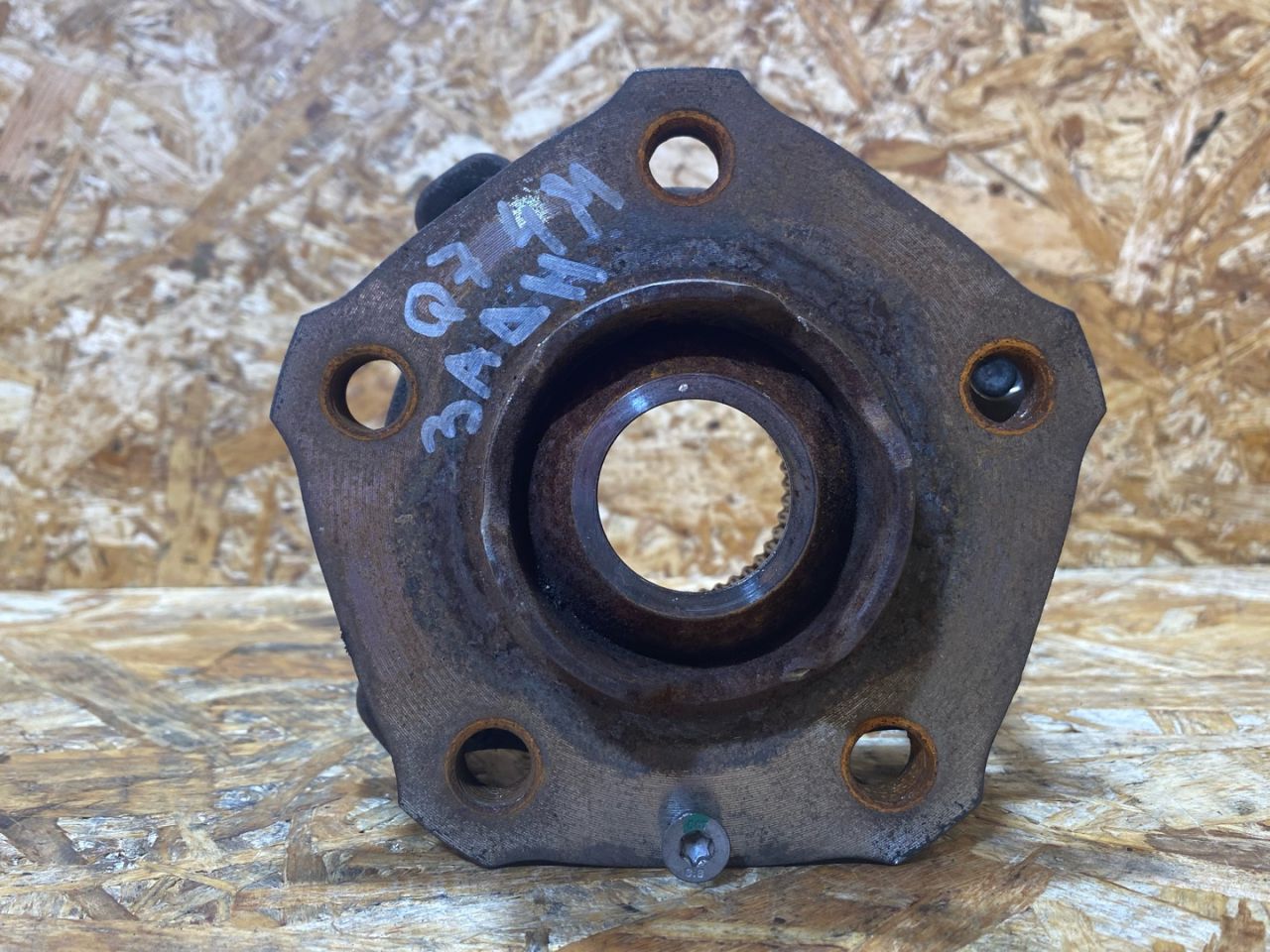 ступица задняя Audi Q7 4M 2016, 3.0 л., дизель, 4M0598625 - фото №1