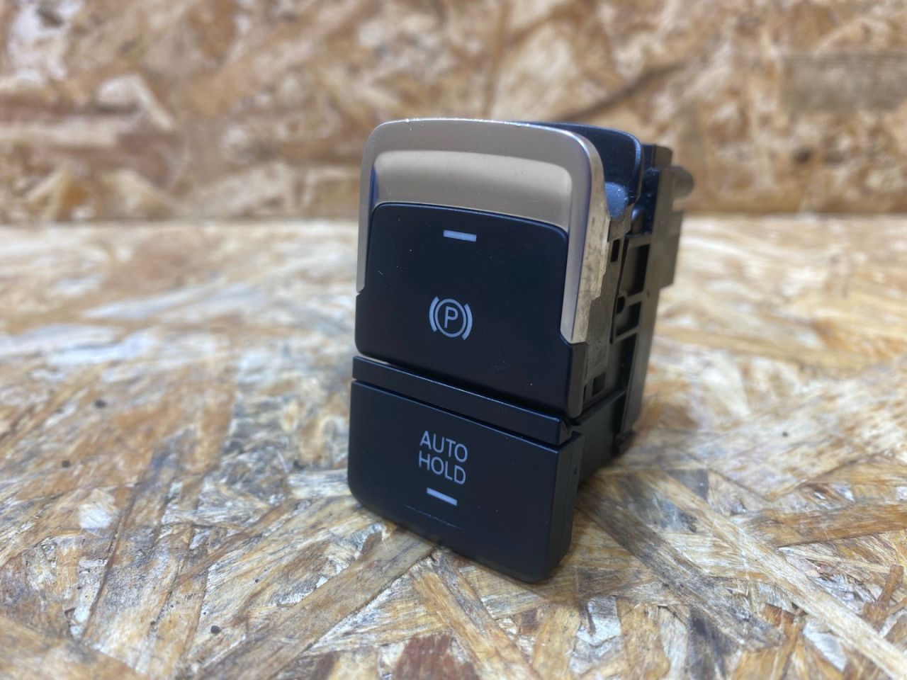 кнопка ручного тормоза (ручника) Volkswagen Golf Alltrack 7 поколение 2017, 1.8 л., бензин, 5G0927225D - фото №1