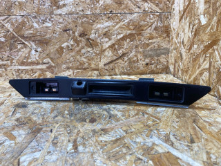 накладка подсветки номера Audi Q7 4L [рестайлинг] 2010, 3.0 л., дизель, 4L0827574