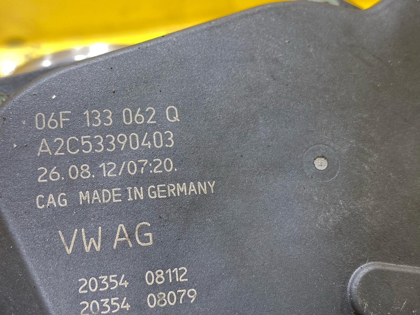 заслонка дроссельная Audi Q3 8U 2012, 2.0 л., бензин, 06F133062Q - фото №8