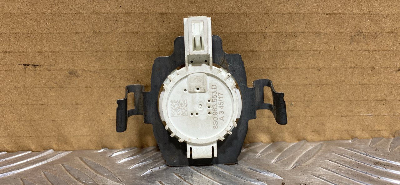 датчик присутствия пассажира Volkswagen Tiguan 2 поколение 2018, 2.0 л., бензин, 8S0963553D - фото №1