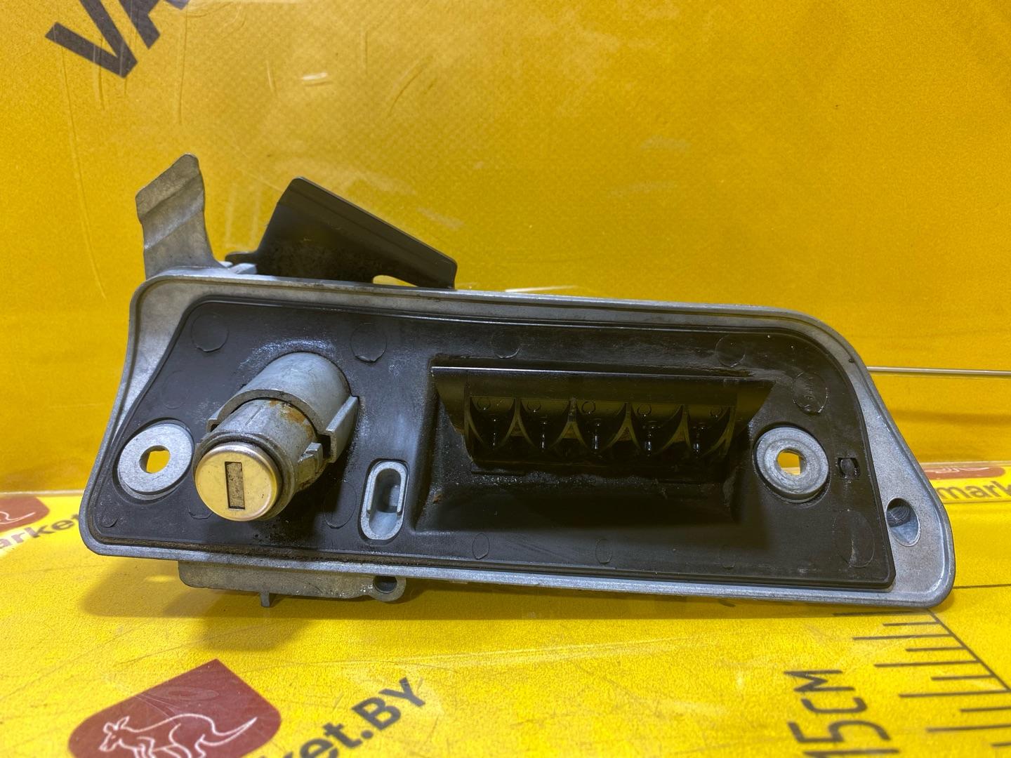 ручка крышки багажника Volkswagen Caddy 4 поколение 2018, 2.0 л., дизель, 2K0827565M - фото №3