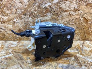 замок двери задней правой Porsche Macan 1 поколение 2016, 3.0 л., дизель, 8K0839016F