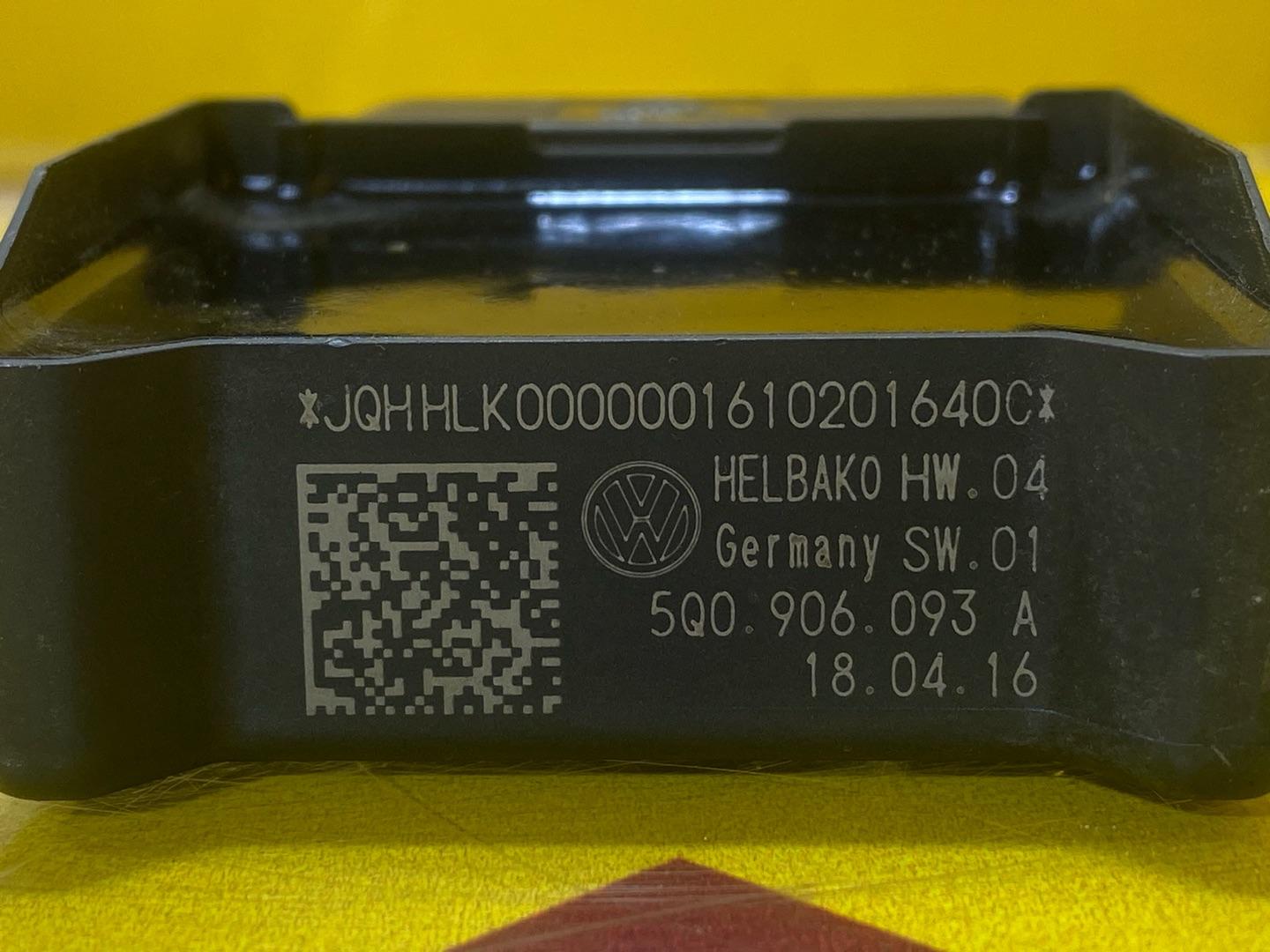 реле бензонасоса Skoda Octavia 3 поколение (A7) 2016, 1.8 л., бензин, 5Q0906093A - фото №5