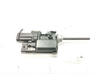 активатор замка крышки топливного бака Renault Megane 4 поколение [рестайлинг] (2020 - 2026), 1.5 л., дизель, хетчбэк 5 дв., 8200305732