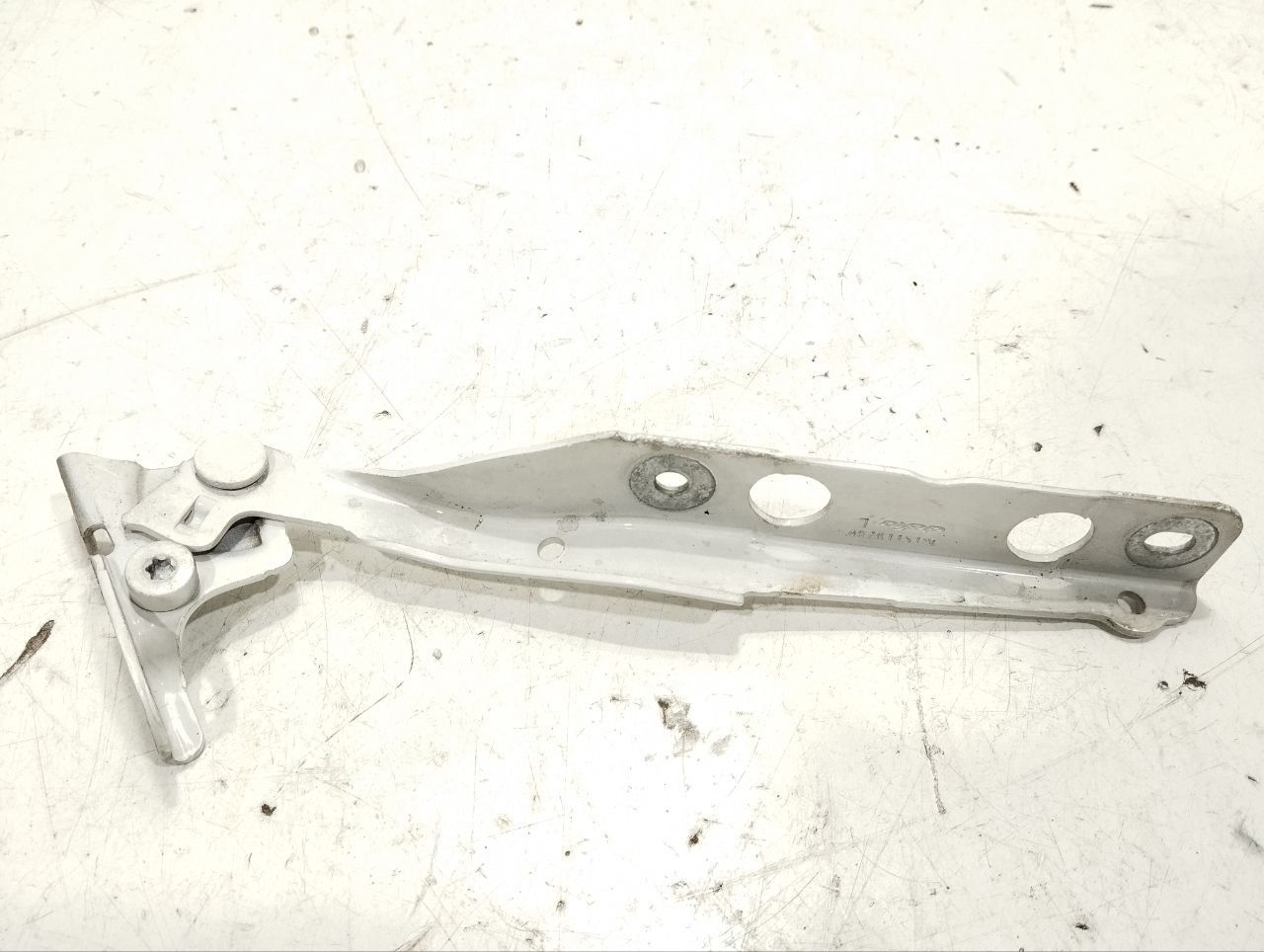 петля капота левая Citroen C4 Spacetourer 1 поколение 2022, 1.5 л., дизель, АКПП, 9676115180 - фото №1