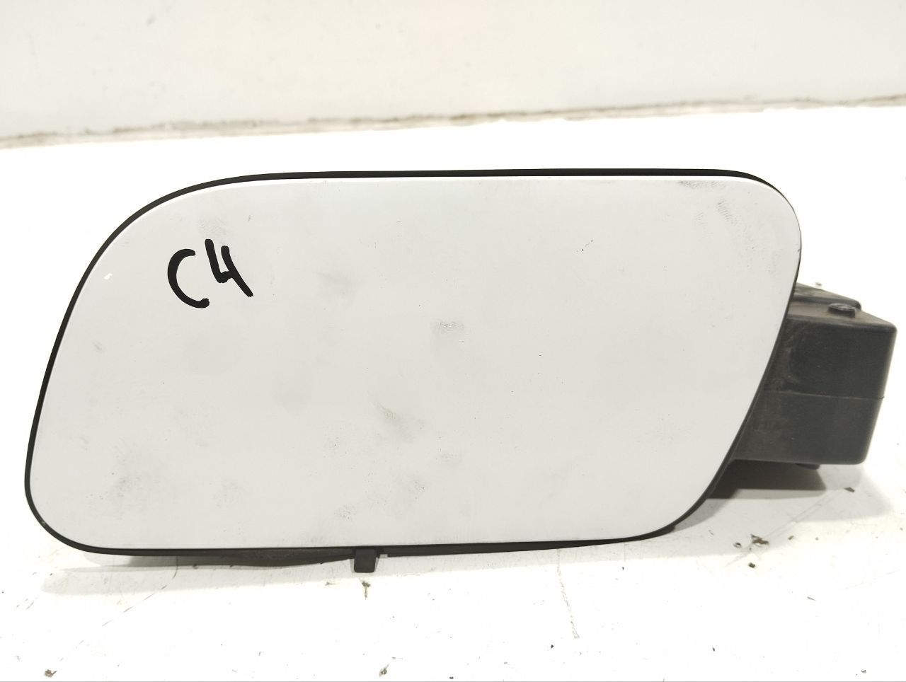 лючок топливного бака Citroen C4 Spacetourer 1 поколение 2022, 1.5 л., дизель, АКПП, 9814206580 - фото №1