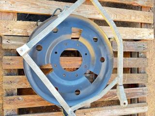 крепление запаски Renault Megane 4 поколение [рестайлинг] (2020 - 2026), 1.5 л., дизель, хетчбэк 5 дв., 572104872R, 849A75735R, 572210001