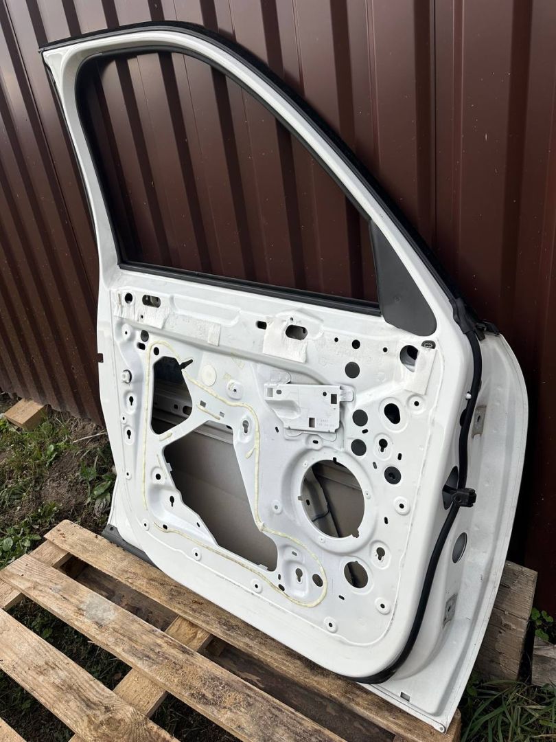 дверь передняя левая Citroen C4 Spacetourer 1 поколение 2022, 1.5 л., дизель, АКПП - фото №1